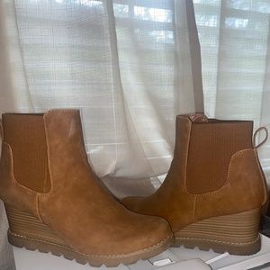 Universal Thread Women’s Boots